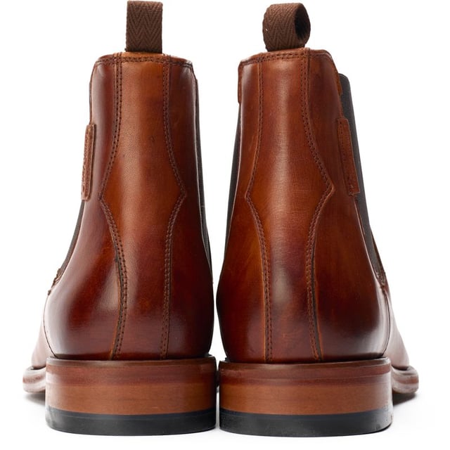 Botas Baltimore de Oliver Sweeney en color marrón para hombre, fabricadas en piel y suela de piel. Presentan: suela de piel con costura Blake, refuerzos laterales, marca Oliver Sweeney y forro de piel.