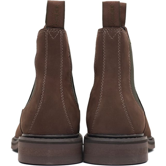 Exuding Luxury Craftsmanship, The Ducksworth Chelsea Boot From Loake Brings Your Wardrobe To The Point. The Distinguished Staple Merges Classic Style With An Elegant, Timeless Appearance. Made From High-quality, Polished Leather, The Boots Have A Supple Lining And Are Paired With A High-grade, Sleek Rubber Outsole For Extra Durability And A Firm Stride.