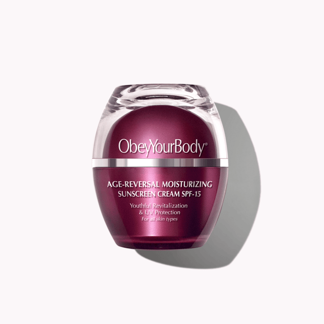 Jeugdige revitalisatie en UV-bescherming

Richt je op de belangrijkste tekenen van huidveroudering met de beste anti-aging SPF-moisturizer, geformuleerd om te werken tegen fijne lijntjes en rimpels en tegelijkertijd een effectief UV-stralingsschild te bieden. 50 ml
