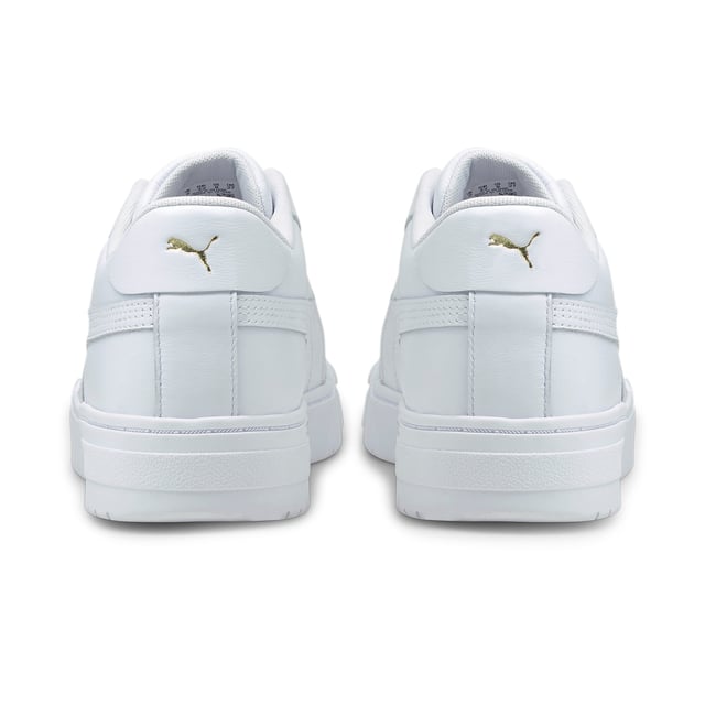 Seit der ursprüngliche PUMA California in den 1980er Jahren auf den Markt kam, hat er sich auf den Straßen einen Namen gemacht. Die CA Pro Classic Trainer sind ein neues Mitglied der Schuhfamilie und weisen alle Merkmale der kultigen Silhouette auf, wie z. B. klare Linien, aber zusätzlich perfekte Perforationen und eine geformte Zwischensohle. Diese von der Westküste inspirierten Turnschuhe sind von der Vergangenheit inspiriert, aber perfekt für die heutige Zeit, da sie einen einfachen, eleganten Look bieten.