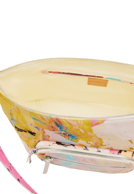 Gran bolsa de lona para mujer de DESIGUAL con un motivo del artista Pink Morro, con un colgante desmontable con cuerdas de estilo trekking, varios asas y correas, y bolsillos.