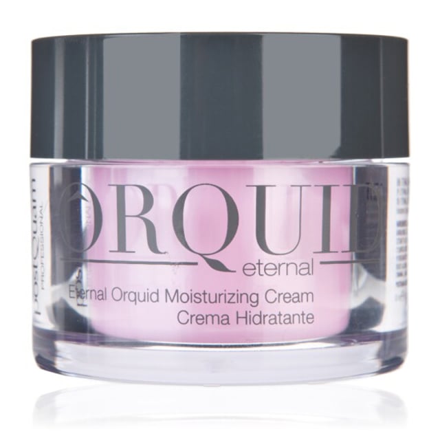 Crema hidratante - Eternal Orquid, hidratación 24 horas 50 ml
Ref. PQEORQ04

Descripción
Crema hidratante día Eternal Orquid 
Crema de textura suave y sedosa que proporciona hidratación 24 horas. Está formulada para el tratamiento de pieles deshidratadas, para mantener el equilibrio osmótico de las células de la piel y conservar sus reservas de agua
Su ingrediente más activo es la Imperata cilíndrica que es altamente eficaz para mantener la humedad de la piel y la hidratación en un largo período de tiempo de más de un día, ayudando a proteger y preservar la actividad propia de las células de la piel, obteniendo una piel con energía y revitalizada
El ácido hialurónico y la orquídea complementan esta acción
Contiene filtro solar
Contenido
50 ml
Modo de empleo
Por la mañana, con el rostro limpio, aplicar la crema hidratante. A continuación, para que la crema penetre bien, realizar un delicado masaje con la punta de los dedos
La piel tiene que absorber completamente la crema aplicada. Es indispensable aplicarse crema hidratante antes de maquillarse