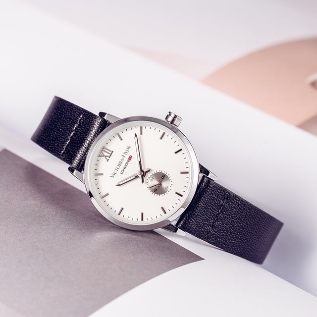Quality Japanese imported quartz movement; dial: mineral glass.
Genuine leather strap, easy to replace, easy to disassemble without tools.
3 bar/3 ATM waterproof for everyday life, not suitable for swimming, diving, shower etc. Not with hot water.
Watch case diameter: 28.2 mm. Watch case thickness: 7.82 mm. Length of armband: approx. 19.5 cm; width of the armband: 12 mm.
The fashion women's watch can serve as a nice gift for your friend, family or friend and so on, or you could wear it yourself.