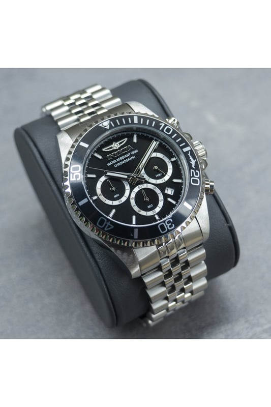 El Invicta 48381 tiene una caja de acero inoxidable de 43 millimetros con una esfera negro.
Esta modelo funciona con un movimiento de Cuarzo preciso.
Resistencia a la presión de aqua de 10 bares.
Este modelo es parte de la colección Invicta Pro Diver.

2 años de garantía Invicta.
