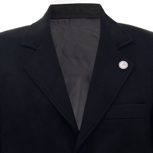 Elegante, elegante y sofisticado, luce perfecto con este abrigo texturizado de tacto de lana de primera calidad, que presenta una tela de mezcla súper suave con bolsillos laterales, bolsillo en el pecho y broche incluidos. Combínalo con un chaleco, un blazer y zapatos para un acabado elegante. Perfecto para todo el año. ¡Disponible en 6 colores impresionantes! Diseño de corte ajustado, ideal para ropa elegante informal o formal. ¡Muchos más estilos y colores disponibles en la tienda!