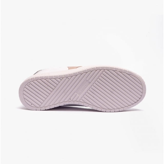 Victoria MADRID CONTRAST FAUX LEATHER Womens Trainers Taupe

 Upper Material: Faux Leather

Lining Material: Textile

Sole Material: Synthetic

Closure/Fastening: Lace-Up

Features: Lightweight,Breathable,Adjustable

Toe Shape: Round

Shoe Width: Regular

Item Weight: 1 KG

Heel Height: Flat (Under 2.5cm)

Gift Boxed: No
Product Code: 1258201/ARE