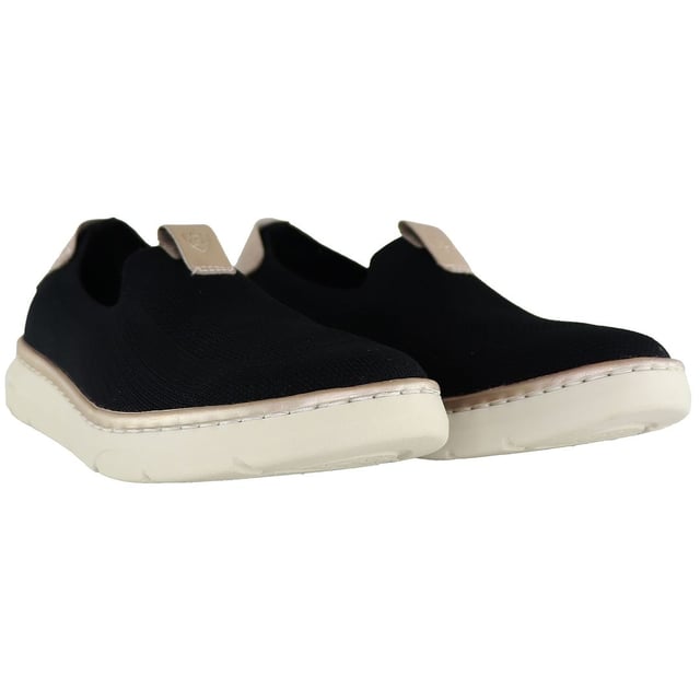 Los zapatos Ariat Ryder negros para mujer son una opción elegante y versátil para las mujeres que aprecian la comodidad, la calidad y un aspecto clásico en su calzado. Estos zapatos ofrecen un estilo atemporal y casual con características modernas. Estas son las características clave de estos zapatos negros:

Características clave:

 Diseño clásico:  Los zapatos Ariat Ryder vienen en una silueta clásica y atemporal que complementa una amplia gama de atuendos casuales.

Piel negra:  Fabricados en cuero negro de alta calidad, estos zapatos no solo son elegantes, sino también duraderos y fáciles de mantener.

Plantilla cómoda:  Estos zapatos suelen venir con una plantilla acolchada que proporciona soporte y comodidad, haciéndolos adecuados para largas horas de uso.

Diseño sin cordones:  El estilo slip-on de estos zapatos garantiza la comodidad y un rápido encendido y apagado, perfecto para los días ajetreados.

Suela duradera:  La suela exterior de goma está diseñada para tracción y durabilidad, asegurando que estos zapatos sean adecuados para el uso diario.

Uso versátil: Estas zapatillas son lo suficientemente versátiles como para combinarlas con varios conjuntos informales, desde vaqueros y faldas hasta vestidos y pantalones cortos.

Marca Ariat:  Al igual que muchos productos Ariat, estos zapatos llevan el logotipo de Ariat, que significa calidad y estilo.

Las zapatillas Ariat Ryder negras para mujer ofrecen una opción clásica y cómoda para las mujeres que buscan un calzado versátil para el día a día. Tanto si vas a hacer recados, quedar con amigos para una salida informal, o simplemente quieres unos zapatos cómodos y con estilo para el día a día, estos zapatos proporcionan una mezcla perfecta de estética atemporal y confort moderno.