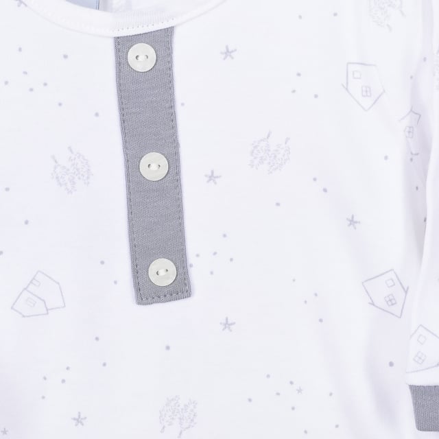 Babidu baby romper.
 White color
 Long-sleeved romper and long pants.
 Round neck with ribbed finish.
 Back closure by buttons.
 Printed on the front.
 Seams seen in tone.

 Composition: 100% Cotton

 Wash at maximum temperature 40º
 -Do not use bleach
 -Support iron
 -Tumble dry low
 Composition: 100% cotton
 Care:
Wash at maximum temperature 40º
 -Do not use bleach
 -Accepts iron
 -Dry at low temperature