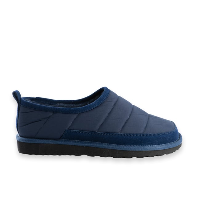 Malla acolchada sin cordones. A la moda para llevar por dentro o por fuera. Parte superior acolchada de malla. Forro de lana de oveja. Plantilla de lana de oveja. La suela de EVA/goma la hace ligera y duradera.
