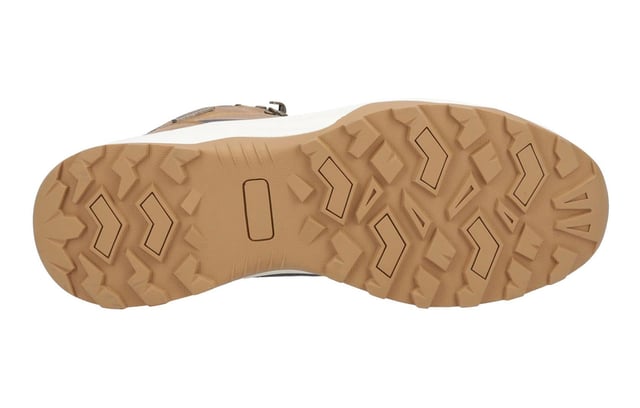 De Ryeford-boot is een opvallende aanvulling op onze hybride mannenlijn en biedt de perfecte balans tussen de klassieke stijl van het platteland en de functionaliteit van een wandelboot. Gemaakt met waterdicht suede, houdt het je voeten warm en droog in elk weertype. De vetersluiting in hiker-stijl, compleet met snelvetersluiting haken bij de enkel, voegt een authentieke touch toe. Afgewerkt met een robuuste, chunky buitenzool voor superieure grip, is de Ryeford ontworpen voor zowel buitenavonturen als dagelijks gebruik.  
- Waterdicht suede bovenwerk  
- Snelvetersluiting haken  
- Robuuste, chunky buitenzool  
- Cotswold branding