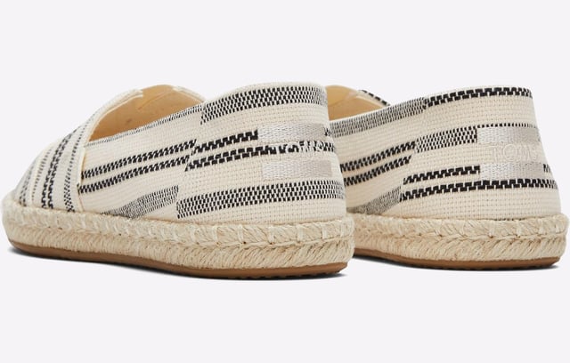 Laidback, planet-forward. Our Alpargata Rope brings carefree style and an earth-friendly update to our best-selling slip-on. It's designed with organic cotton, a natural jute-wrapped midsole and an OrthoLite comfort insole made with 26% eco content.
- 100% Organic Cotton upper and lining- Rubber outsole- 100% vegan- Elastic gore espadrille for easy on-and-off