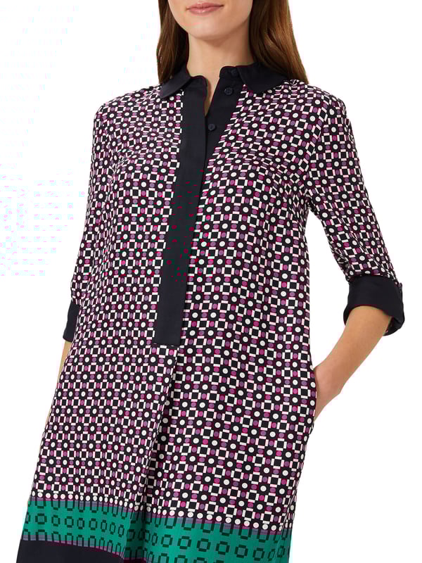 Infinitely versatile. Featuring a contemporary geo print, the Marci dress is cut to a relaxed shift silhouette. Boasting a multitude of styling possibilities, wear it as a dress or over jeans or trousers.
