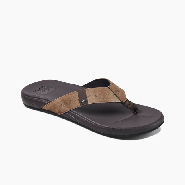 Our bestselling Phantom flip flop, built for the beach, gets the Cushion treatment, with REEF’s signature high-energy rebound footbed for more cushioning in every step. Also with heel cupping and a high density rubber outsole.