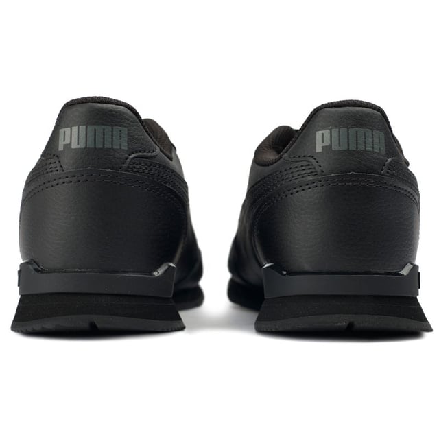 Diese aktualisierten, absolut coolen Sneaker kombinieren Retro-Stil mit aktuellen Details. Das Obermaterial aus Leder, die glänzende Fersenkappe und die SOFTFOAM+ Einlegesohle verleihen einen super Look mit modernem Komfort. Die etwas erhöte Zwischensohle sorgt dafür, dass du bei jedem Schritt ein federndes Laufgefühl hast und immer einen Schritt vorraus bist.