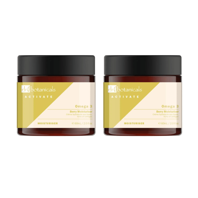 Dr Botanicals Activate Omega 3 Berry Moisturiser es un producto de belleza limpio que apuesta por ingredientes orgánicos y naturales. Con su mezcla de aceite de semilla de fresa y aceite de espino amarillo, esta fórmula tiene como objetivo hidratar y nutrir la piel, promoviendo un cutis sano y radiante.