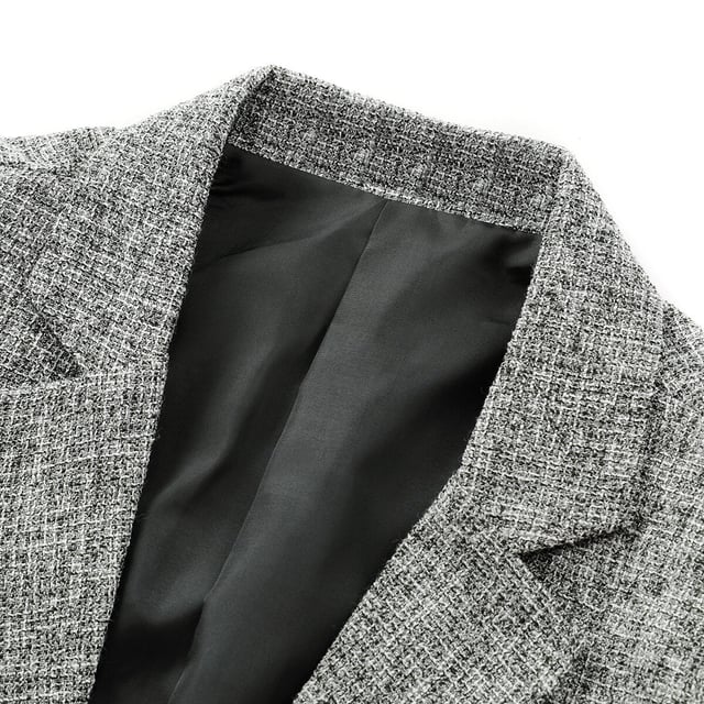 [Materialpflege] 89 % Polyester, 11 % Baumwolle, Knopfverschluss. MATERIAL: Premium-Polyester mit bequemem Futter aus 100 % Polyester – Das weiche, leichte und atmungsaktive Material bietet ganztägigen Tragekomfort und lässt sich das ganze Jahr über bei jedem Klima tragen. [Style-Design] DESIGN: Dieser solide Blazer hat ein Revers, 1 exquisiten Knopfverschluss, ist einreihig, 4-Knopf-Manschetten, 1 dekorative Brusttasche, 2 funktionelle seitliche Paspeltaschen und 1 Innentasche, 5 klassische Farboptionen. SLIM FIT: Dieser leichte Blazer ist an den Schultern leicht gepolstert und lässt sich leicht mit einem weißen T-Shirt oder Hemd, Chinos oder Jeans kombinieren und verleiht Ihnen einen knackigen und eleganten Look. ANLÄSSE: Geeignet für formelle und informelle Anlässe, den Alltag, Business, Büro, Arbeit, Schule, Zeremonie, Präsentation, Party, Feier, Abschlussball, Abendessen, Bankett, Fest, Show, Heimkehr, Hochzeit, Tanzen, Verabredungen, Konzert, Festival, Urlaub usw. PAKET ENTHÄLT: 1 * Blazer. Artikel fallen etwas kleiner aus als erwartet.