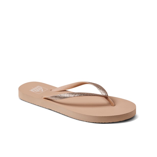 What happens when a flip-flop grows up and gets a makeover? It becomes the classic, confident, and comfortable REEF Seaside. A sure thing for your grab-and-go needs, this sandal is made of cushiony, water-friendly rubber. Soft, PVC-free straps feature no-rub lining, and our patented toe design prevents the straps from breaking. It just makes sense.