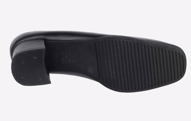 A time-honoured lovable classic with genuine leather uppers and dynamic square toe. Walford is a conventional womens slip-on court shoe with medium block heel for added height.
  - Leather upper and soft leather lining. - Full leather footbed and deeply padded instep. - Durable and flexible synthetic outer sole. - Flattering 40mm heel for extra height.