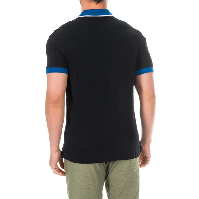 Short sleeve polo Hackett London.
 Lapel collar with contrast ribbed finish.
 Half button closure.
 Signature embroidery on the upper side.
 Comfortable and breathable fabric.
 Sleeves with contrast ribbed finish.
 Seams seen in tone.
 Composition: 100% cotton
 Care:
Wash maximum at 30ºC.
 - Iron at medium temperature, max. 110ºC.
 - It is not allowed to use a dryer.
 - Do not use bleach.
 - Does not support dry cleaning.