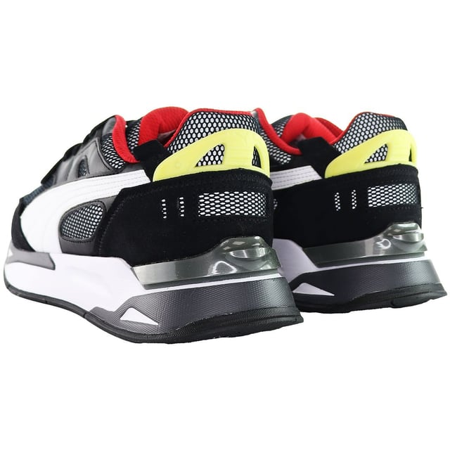 Las zapatillas Puma Scuderia Ferrari Mirage Sport negras para hombre son una fusión de estilo automovilístico y moda diaria. Inspiradas en el icónico equipo de carreras Scuderia Ferrari, estas zapatillas están diseñadas para proporcionar una sensación de velocidad, precisión y estilo. El color negro destila sofisticación y versatilidad, convirtiéndolas en una opción ideal tanto para ocasiones deportivas como informales.

Características principales:

 Colaboración Scuderia Ferrari:  Estas zapatillas forman parte de la colaboración entre Puma y la Scuderia Ferrari, con elementos de diseño inspirados en las carreras de Fórmula 1.

 Elegante diseño automovilístico:  Las zapatillas presentan un diseño dinámico y aerodinámico que se inspira en el mundo del automovilismo, añadiendo un toque único y a la moda a tu atuendo.

 Cómoda amortiguación:  Las zapatillas vienen equipadas con una entresuela acolchada que proporciona una excelente amortiguación y sujeción para una mayor comodidad durante todo el día.

 Construcción duradera:  La parte superior está fabricada con una combinación de materiales sintéticos y textiles que garantizan durabilidad, transpirabilidad y estabilidad para tus pies.

 Sistema de cordones seguro:  Las zapatillas tienen un cierre de cordones que te permite personalizar el ajuste según tus preferencias, asegurando estabilidad y control.

 Marcas Puma y Ferrari:  Estas zapatillas llevan de forma destacada el logotipo de Puma y el icónico emblema del Cavallino Rampante de Ferrari, enfatizando la autenticidad de la colaboración.

 Estilo versátil:  El esquema de color negro de estas zapatillas las hace adecuadas para combinarlas con una amplia gama de atuendos deportivos e informales, permitiéndote mantener una apariencia elegante y con estilo.