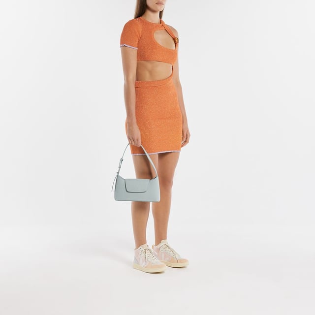Kleuren: Multicolour - Petale_White_Multico. Hoofdmateriaal: glad kalfsleer. Materiaal zool: rubber. Sluiting: veters bovenaan. Tipvorm: rond. Pasvorm: true to size - Maatvoering: Europees.