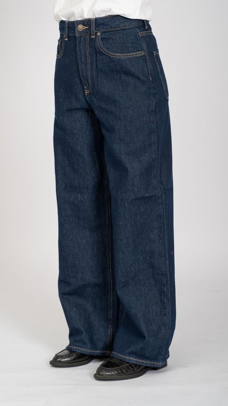 Jeans ancho de Teeshoppen  
 Estos jeans del Teeshop son elegantes y cómodos. Con jeans de Teeshoppen, puede sentirse libre y cómodo durante todo el año. Los jeans buenos y cómodos pueden complementar cualquier aspecto. Aquí puedes ver jeans en el color azul. 
 
  ¿Qué tamaño tienen los jeans?  
 Los jeans se pueden seleccionar en 24 tamaños diferentes. Consulte y seleccione su tamaño en "Tamaño". 
 Los tamaños están adaptados para las mujeres.