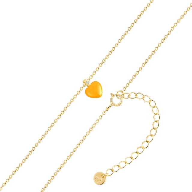 Give your outfit a charming sparkle with the chain from the Glanzstücken München brand. The fine anchor chain is made from the finest 925 sterling silver and refined with elegant 14 carat yellow gold plating, which gives it a warm, attractive shine. The eye-catcher of this piece of jewelry is the heart-shaped pendant, which is lovingly covered with enamel. A precisely set Lab Grown Diamond decorates the heart and provides a subtle but effective glitter effect. This piece is perfect for everyday wear or special occasions to add a delicate, romantic touch to your look.