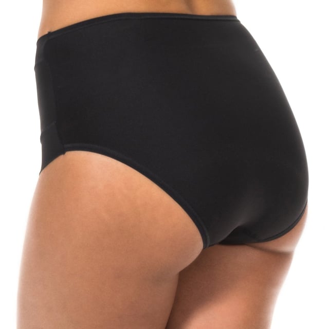 Panties Janira
 High waist.
 Elastic waistband.
 Brand detail printed on the upper side.
 Perfect Day Micro is a new line of panties that combines maximum comfort with the best quality. It is made of the latest generation microfiber, a fabric that offers perfect adaptability thanks to its great elasticity.
 Inner lining.
 Seams seen in tone.
 Composition: 82% Polyamide, 12% Elastane, 6% Cotton
 Care:
- Wash at a maximum temperature of 30º.
 - Do not use bleach.
 - Do not use dryer.
 - Do not iron.
 - Do not dry clean.