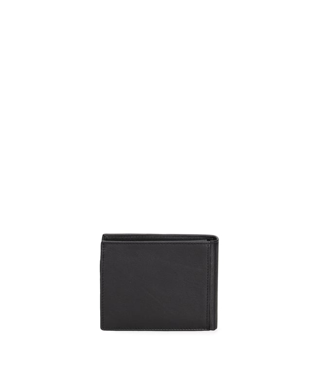 Cartera de hombre. El cierre está ausente. Los bolsillos internos son tarjeteros. Los bolsillos externos están ausentes. Falta la correa para el hombro. Falta el mango. Hay un compartimento interno. El material exterior es 100% Piel Auténtica. Internamente no está forrado. Medidas: 12x9,5x2 cm. Producto de moda