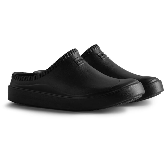 The In/Out Bloom Algae Clog is lightweight, easy to get on and off and playful. Featuring our new EVA and algae bloom footbed that guarantees comfort, the cut out detail on the side allows for breathability.