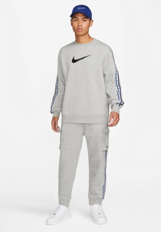 Cargo nike sales tracksuit