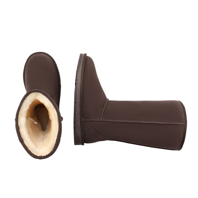 EVER AU Women Whistler Tall Classic Boots - Chocolate Classic never goes wrong! The height provides extra warmth for those who take it down seriously. With the upper made from high-quality cow suede, they are sure to last for many seasons.
Specification:
Cow Suede Upper
Sheepskin Wool Lining
Sheepskin Wool Insole
EVA Sole
Technologies:
Water & Stain Resistance Upper
Slip Resistance Outsole