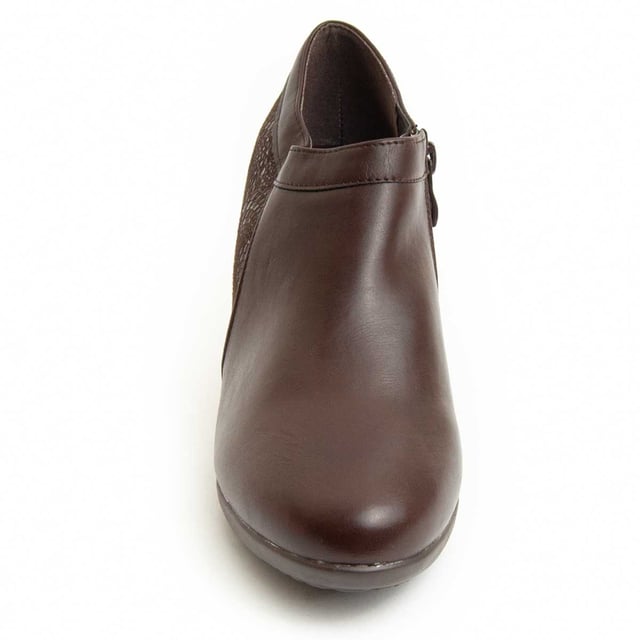 Botines de tacón para mujeres. Ajuste cómodo. Fabricados con materiales veganos. Elaborados por otras marcas para nuestra marca. Medidas aproximadas: tacón de 8 cm, altura del eje de 7 cm y ancho del eje de 11 cm.