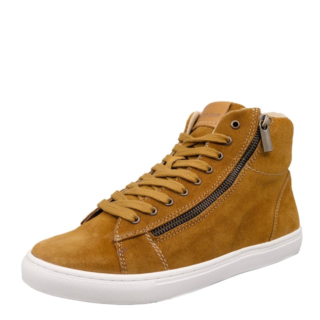 Level up your everyday trainer collection with the Ilford High Top Trainers, featuring soft suede leather uppers and a classic lace up design. Complete with a zip fastening for a trend-led feel and easy to wear style.