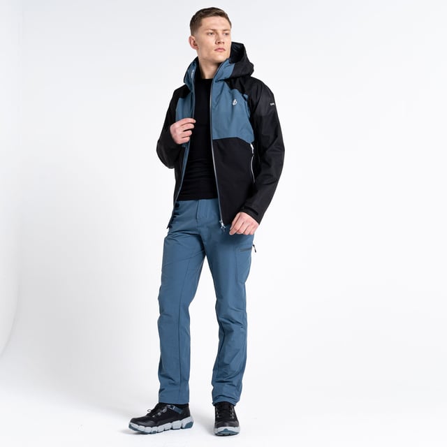 Material: 92% Polyamid, 8% Elasthan. Wasserabweisende Ausrüstung. Verstellbarer Kordelzug in der Taille. Hosenschlitz mit Reißverschluss. Mehrere Taschen, einschließlich Reißverschlusstaschen. Verstellbarer Kordelzug an den Beinabschlüssen. Verstärkte Einfassung am Saum. Größe (Beinlänge): (S) 30 Zoll, (R) 32 Zoll, (L) 34 Zoll.