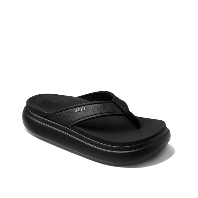 Effortlessly chic with comfort you can see. The Cushion Bondi is water-friendly, flexible, and destined for summer adventures. It's made entirely with a lightweight EVA that provides everlasting cushion and rebounding support.