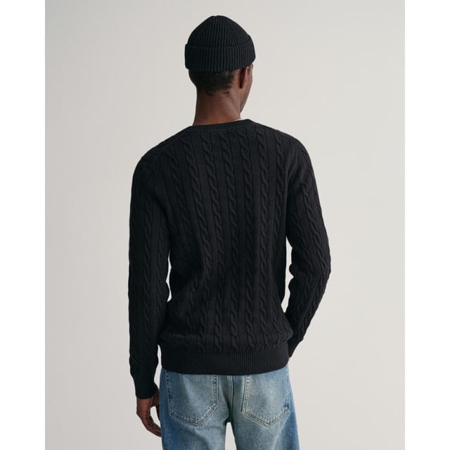 Designed in a soft cotton all-over cable knit, this sweater features our classic GANT shield embroidered at the chest, and ribbed endings at the hem and cuffs. A cable knit sweater adds a dimension of texture to your ensemble and pairs well with jeans and pants alike.
Regular fit  Crew neck  GANT graphic embroidered at chest
 
Cotton 100%
 
8050601
 
 