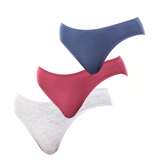 Discover absolute comfort with this pack of 3 cotton panties from the Kiss&Love brand.

 Made from soft, breathable cotton, each pair of panties keeps you fresh and comfortable all day long.

 The varied designs, with a selection of assorted colors and fun prints, add a touch of unique style to your everyday lingerie.

 These panties adapt perfectly to your silhouette, offering a comfortable and flexible fit that moves with you.

 Ideal to feel good and stylish on any occasion.

 Choose style, quality and comfort with Kisses&Love!
 Composition: 95% Cotton, 5% Elastane
 Care:
- Machine wash at a maximum of 30ºC.
 - Do not use bleach.
 - Air dry or tumble dry low.
 - Do not iron.
 - Avoid the use of fabric softeners
