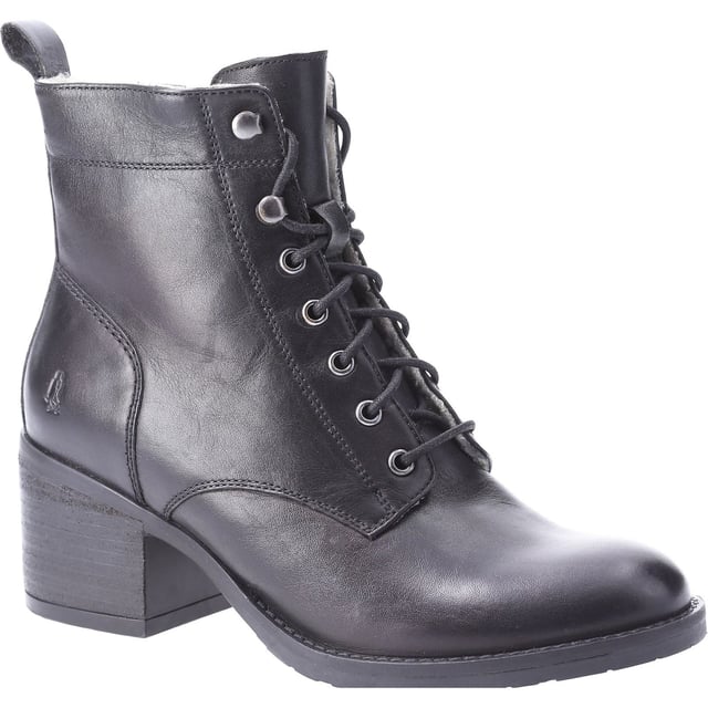 Quality leather with its classic looks and chunky heel the Harriet Boot looks amazing, and thanks to it's soft shearling lining and memory foam interior you'll feel amazing all day long too