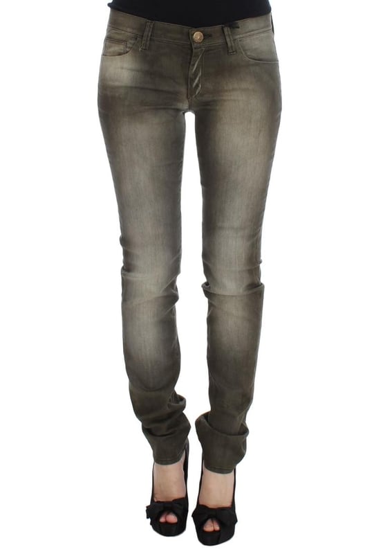 Marca: Ermanno Scervino.
  Color: Lavado gris.
  Estilo: Slim Fit.
  Fabricado en Italia.
  Material: 98% algodon 2% elastano.
  Vaqueros de mujer.