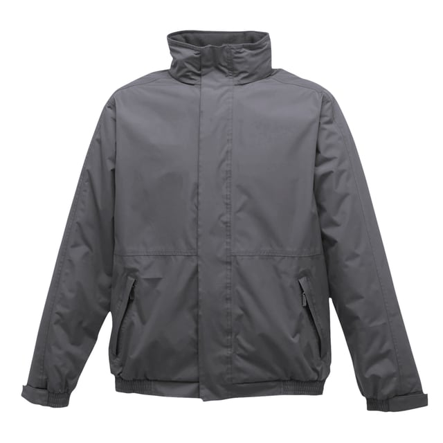 Verschweißte Nähte. Wasser- und winddichter Stoff. Kragen und Körper mit Fleece gefüttert. Polyamid-gefütterte Ärmel mit Thermo-Guard-Isolierung. Innenseite: Körper aus Symmetry-Fleece der Serie 250 mit Antipill-Futter. Verdeckte Kapuze. Verstellbare Manschetten. 2 untere Reißverschlusstaschen. Handytasche. Sturmklappe mit Klettverschluss. Die meistverkaufte Jacke der Regatta. Verdeckter Reißverschluss im Futter für den Zugang zu Stickereien. Auch in Kindergrößen erhältlich, Code TRW418. *4XL nur in Schwarz und Marine erhältlich. Material: Wasserdichtes Hydrafort Polyester. S (38: Passform (innen)). M (40: Passform (innen)). L (42: Passform (ins)). XL (44: Passform (innen)). 2XL (47: Passform (ins)). 3XL (50: Passform (ins)). 4XL (53: Passform (ins)). REGATTA Outerwear - ein umfassendes Angebot an Werbe- und Firmenkleidung, die sich für die freie Natur eignet, zu überraschend günstigen Preisen.