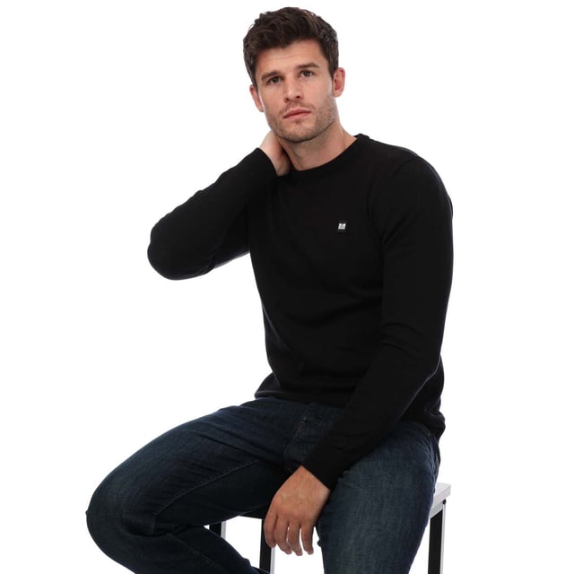 Mens Weekend Offender Argentina Cotton Crew Knit in black.- Crew neck.- Ribbed cuffs & hem.- Weekend Offender badge branding.- Regular fit.- 100% Cotton.- Ref: WOSKW511B