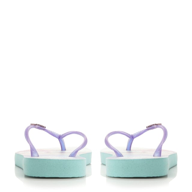 Live out your Rio summer dreams in this scenic jelly flip flop. With airbrush effect sole design and jelly straps with metallic branding. Made in Brazil with non-slip finish, heat and water resistant.