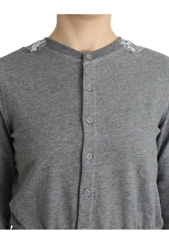 Ermanno Scervino Lingerie Short Cardigan
  Brand new with tags
  Material: 95% Cotton 5% Elastane
  Color: Gray
  Button closure
  Logo details
Size on Tag: IT42 | S