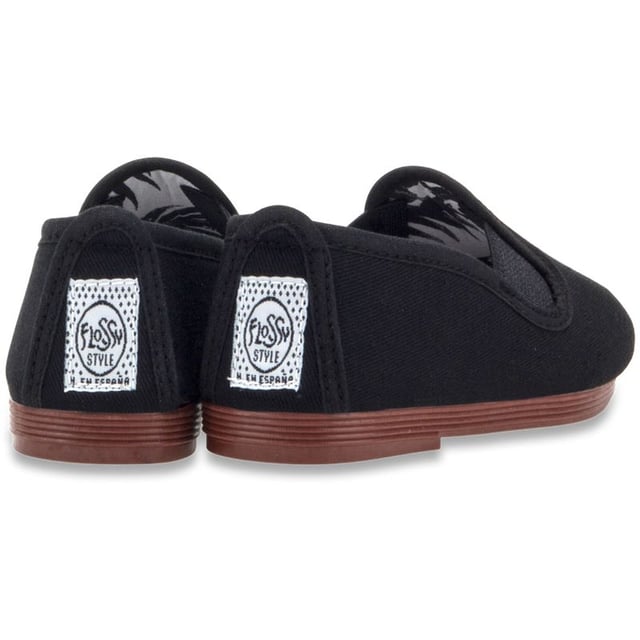 The Flossy Pamplona Kids' Shoe Is A Perfect Spring And Summer Companion For Little Toes And Will Definitely Put A Spring In Their Step. Let Them Slip Into The Breezy Canvas Upper And Cushy Rubber And Get Ready For A Day Filled With Fun And Happiness. Give Your Min- Me A Dash Of Fashion-forward Flair, Comfort And Cuteness, With The Flossy Pamplona Plimsoll.