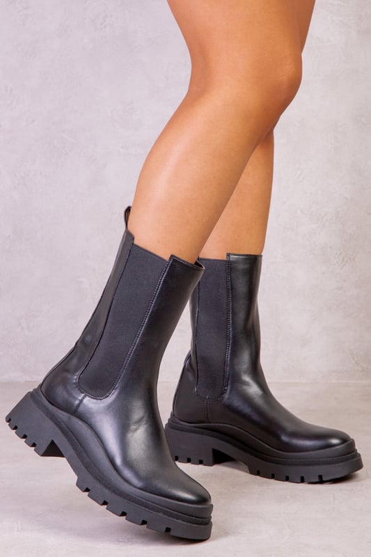 Chelsea boots online with chunky sole