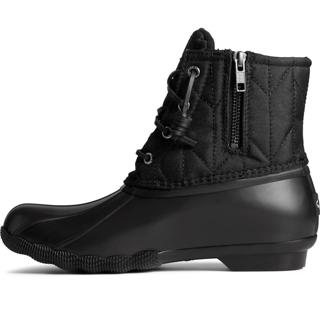 Keep your feet dry and your conscious clear with the Saltwater SeaCycled Duck Boot. Sustainably sourced SeaCycled tough weave upper with a protective rubber shell construction is no match for wet weather.