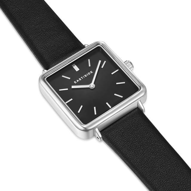 Do you love an urban lifestyle? Then you will fall in love with this women's wristwatch of the Eastside watch label. Based on the flair of the New Yorkes district of the same name, she relies on stylish noblesse. The striking angular dial, which is framed by a cool silver -colored bezel. The dial design is deliberately simple with a barnice and filigree sticker. A soft leather bracelet with a thorn lock makes the noble women's watch a wrist flatterer. The accessory makes no compromise on the interior: a precise quartz clock and a screwed stainless steel housing floor ensure durability.