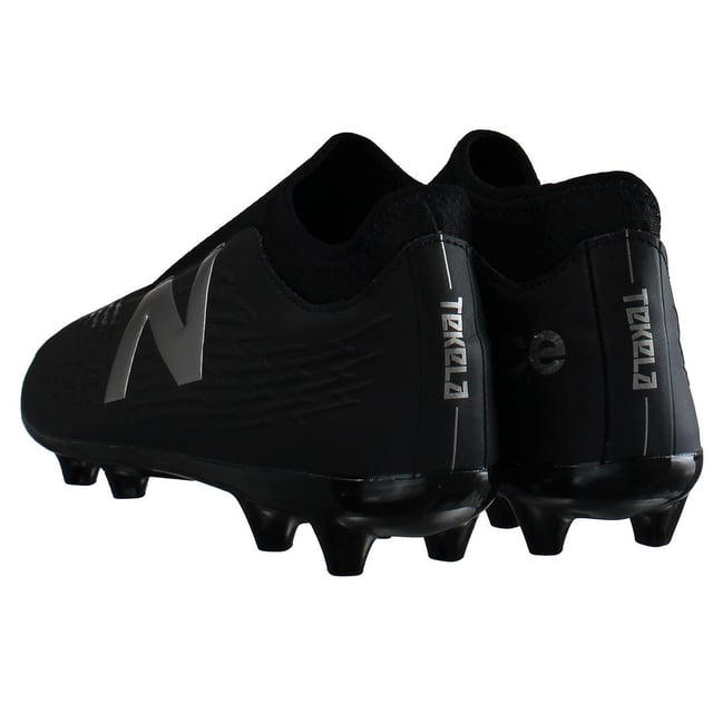 New balance soccer best sale cleats kids Black