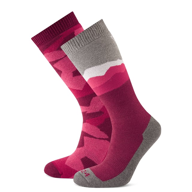 Aleko Womens Ski Socks Raspberry Featuring heavy cushioning, which means there's padding right the way around the sock, our Aleko Ski Socks are ideal for anyone who wants to ensure total comfort. Rubbing and blistering will be kept to a minimum, so you can keep your mind on the skiing ahead. These socks are made from a merino fabric blend that offers fantastic comfort and include features like re-inforced heel and toe areas that ensure these socks are long wearing, plus elastic support at the ankle and foot arch and a non-slip grip cuff to keep your socks tight against the leg, even after a whole day on the piste. These socks come in a range of cool designs and colours so no matter what look you're going for you'll be sure to achieve it. Coming in a 2 pack, you'll be able to keep it fresh, even with multiple days on the slopes.